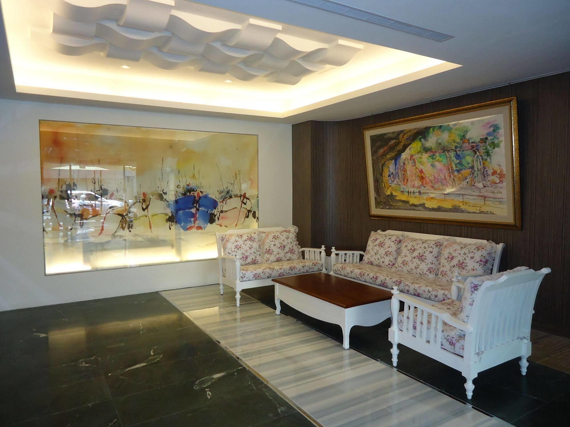 Roaders Hotel Hualien Dongda Hualien City Exterior foto